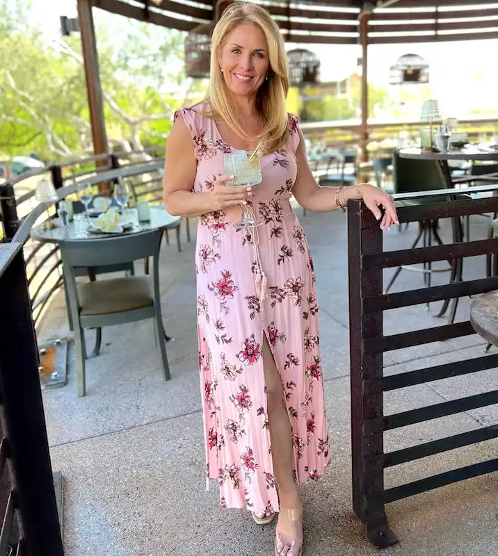 evening outfits for plus size petite women over 50