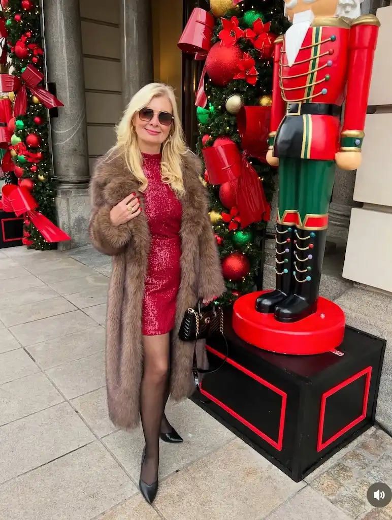 holiday party outfits for plus size petite women over 50