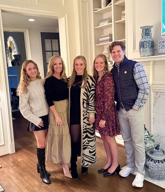 how to dress comfortably for a big thanksgiving dinner