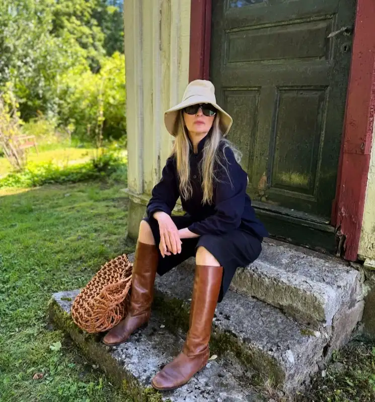 seasonal wardrobe swap checklist for women over 50