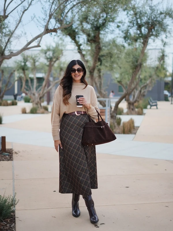 16 Sophisticated Thanksgiving Outfits for Plus-Size Women Over 50 2 When it comes to building a wardrobe that seamlessly transitions from casual daytime outings to refined evening gatherings, having the right inspiration is everything. Whether you are dressing for crisp autumn markets, styling sophisticated monochrome layers, or blending classic tailoring with modern twists, putting together a cohesive look can sometimes feel overwhelming.To help you curate your dream wardrobe, we have compiled an exclusive roundup of chic, real-world style ideas. Explore these standout looks designed to bring effortless elegance, texture, and confidence to your everyday fashion.