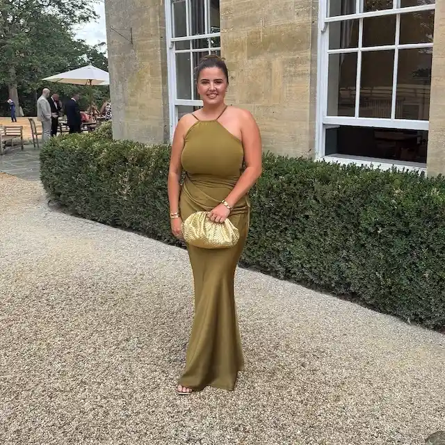 date night outfits for plus size petite women over 50