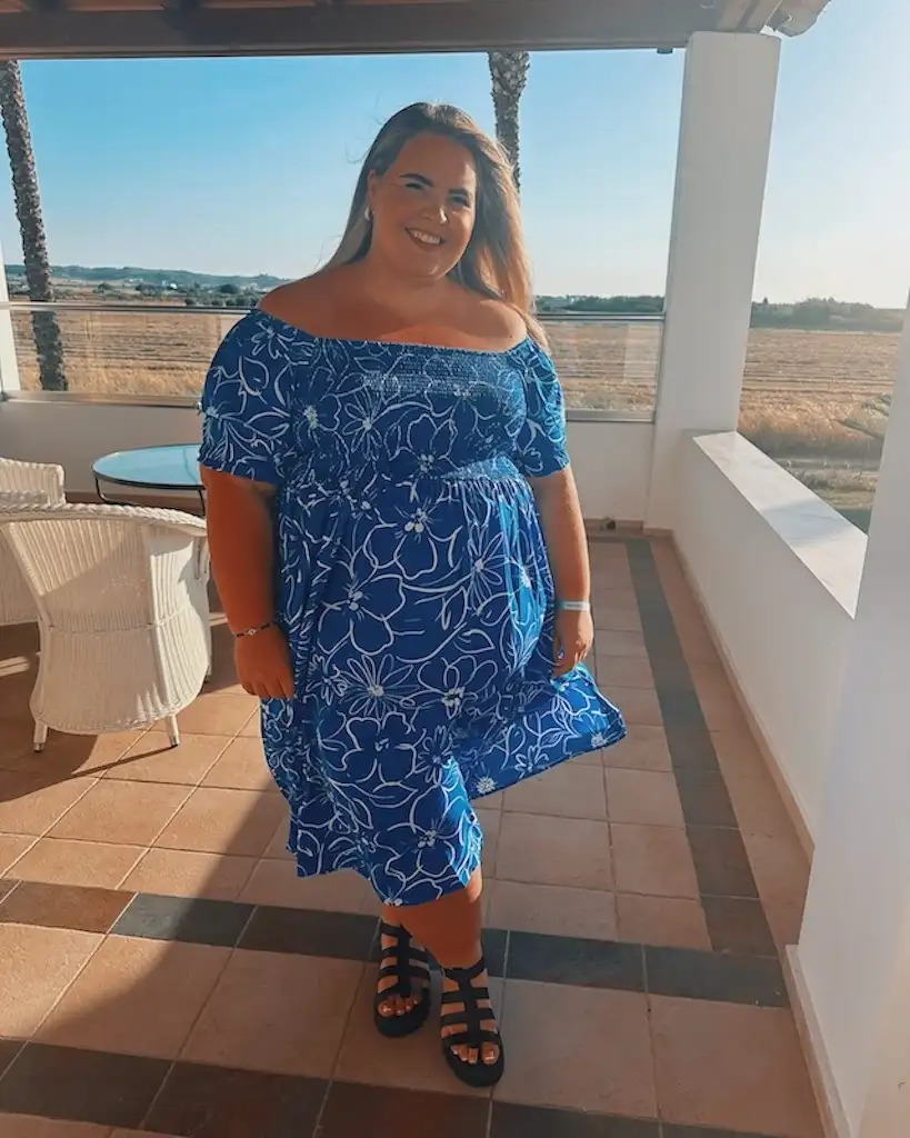 stylish outfits for plus size petite women over 50