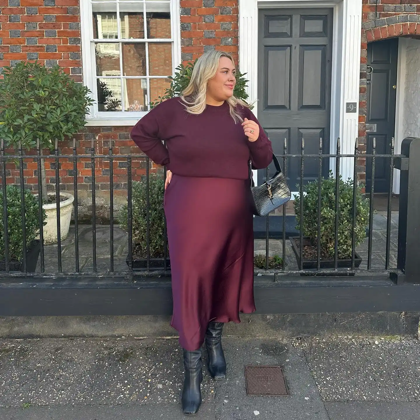 18 Autumn Outfits for Short Curvy Women Over 50 You Will Actually Wear 15 autumn outfits for short curvy women over 50