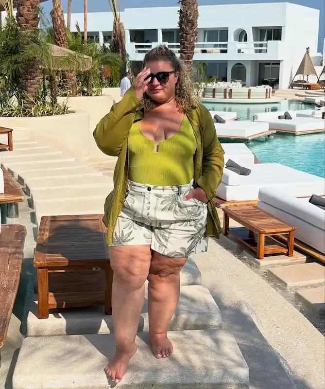 stylish outfits for plus size petite women over 50