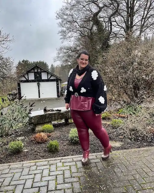 winter fashion for short curvy women over 50
