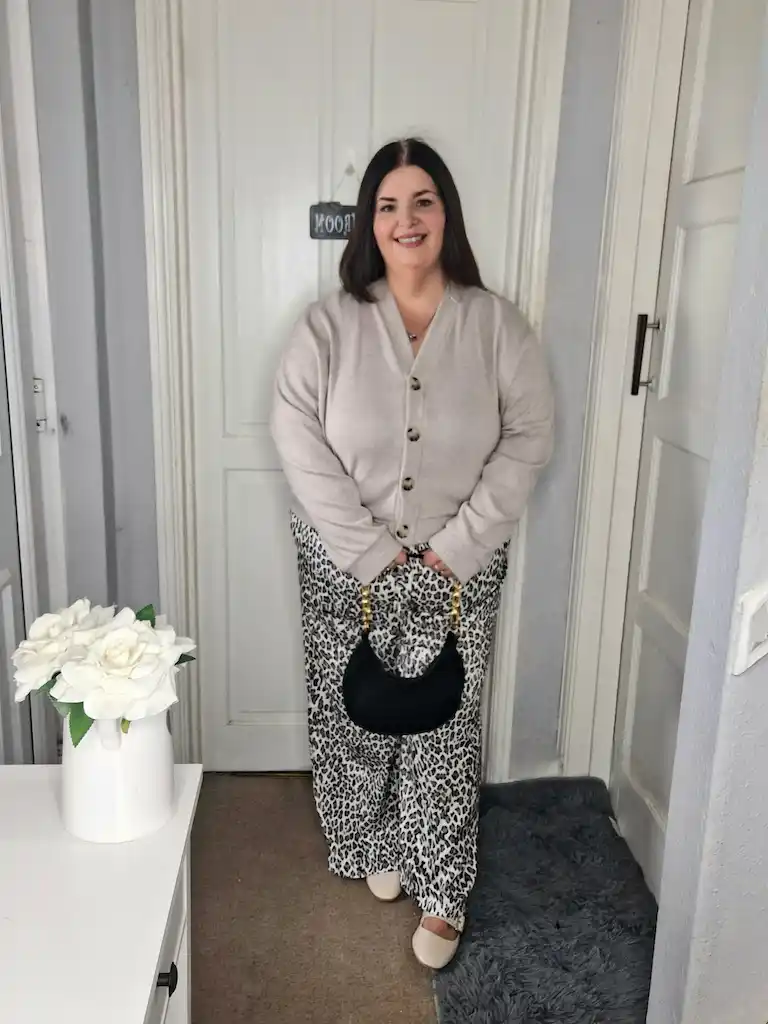 cozy winter outfits for plus size petite women over 50