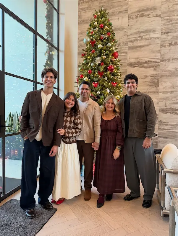thanksgiving family photo outfits for plus size women