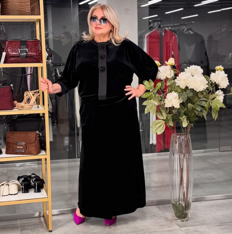 20 All Black New Year’s Eve Outfits for Plus Size Women Over 50 6 all black new years eve outfits for plus size women over 50