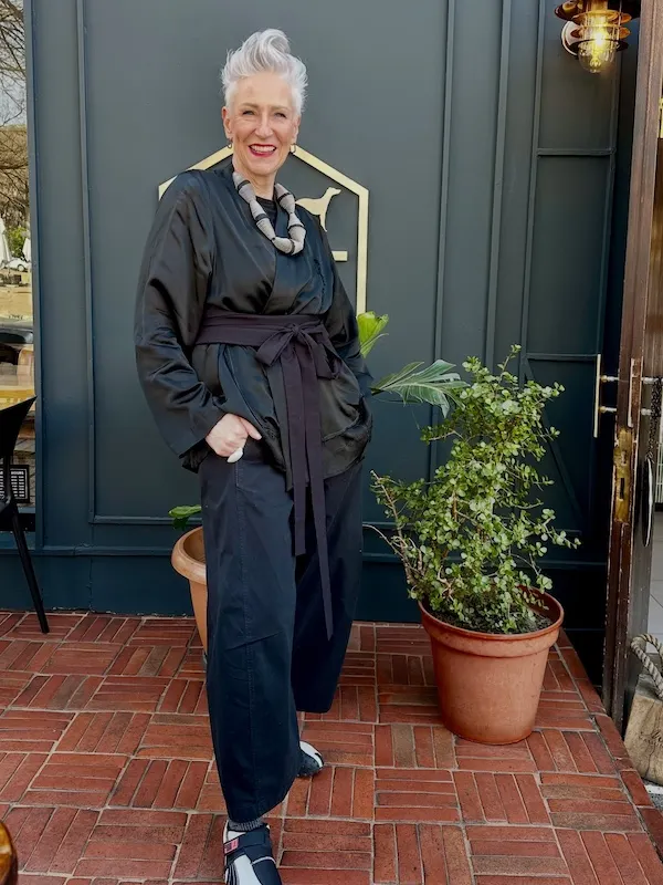 thanksgiving outfits for women who are hosting dinner