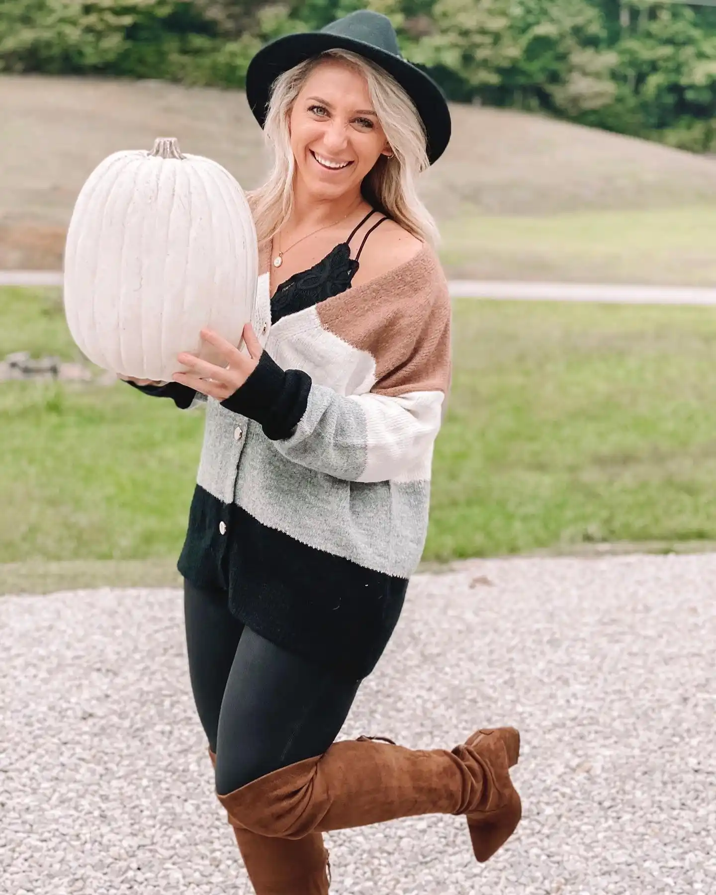 20 Fall Outfits for Plus Size Petite Women Over 50 That Are Effortlessly Chic 5 fall outfits for plus size petite women over 50