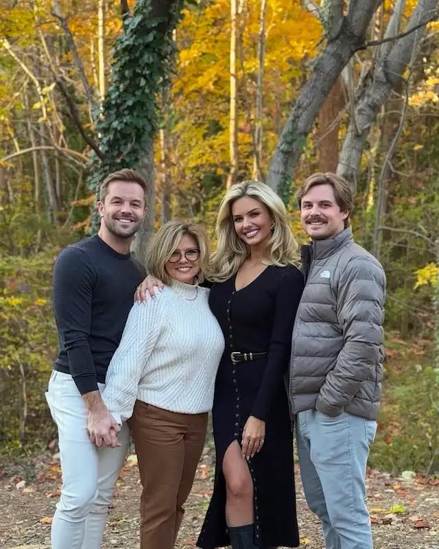 thanksgiving family photo outfits for plus size women