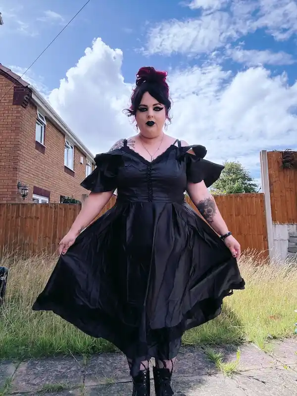 plus size petite black dress halloween looks