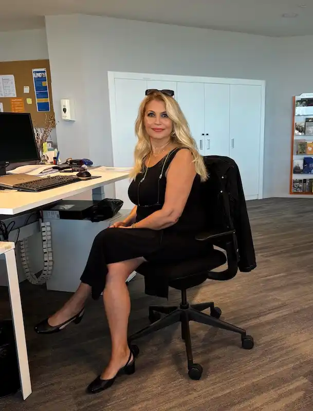 professional outfits for plus size petite women over 50