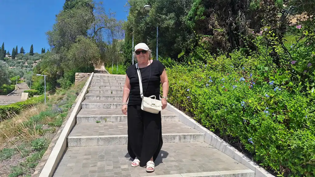 How to Wear Wide Leg Pants as a Plus Size Petite Woman Over 50 6 how to wear wide leg pants plus size petite over 50