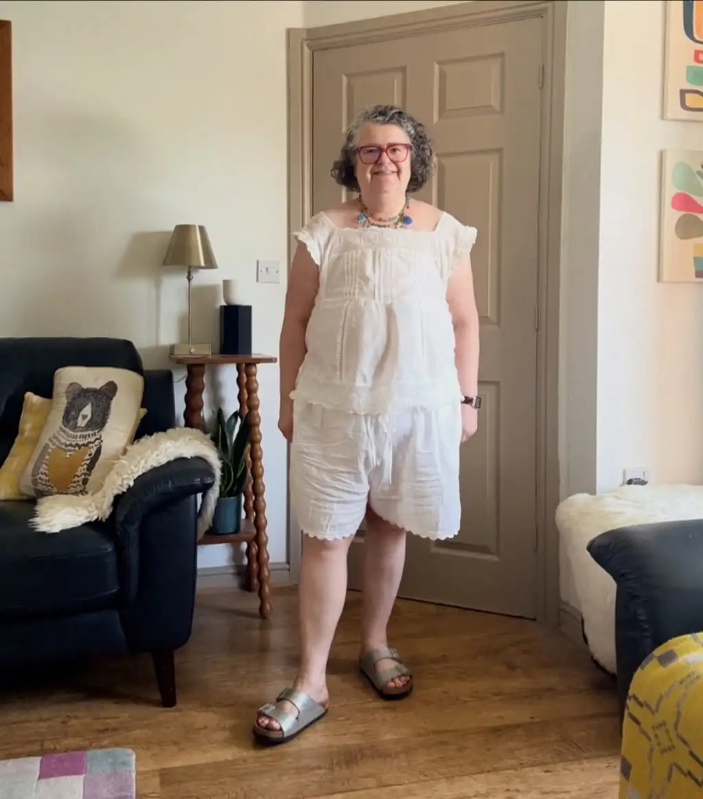 short curvy women over 50 outfit ideas