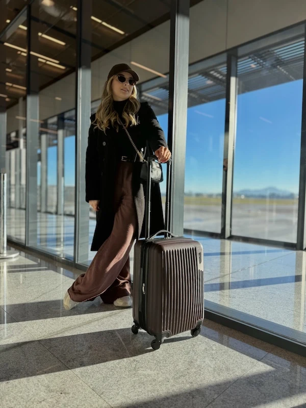 21 Thanksgiving Travel Outfit Ideas 22 thanksgiving travel outfit ideas