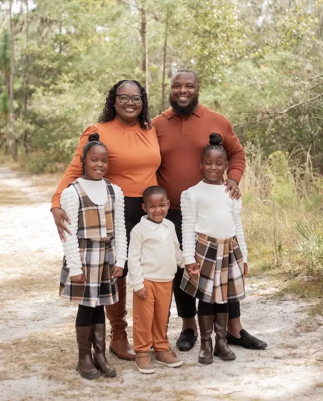 thanksgiving family photo outfits for plus size women