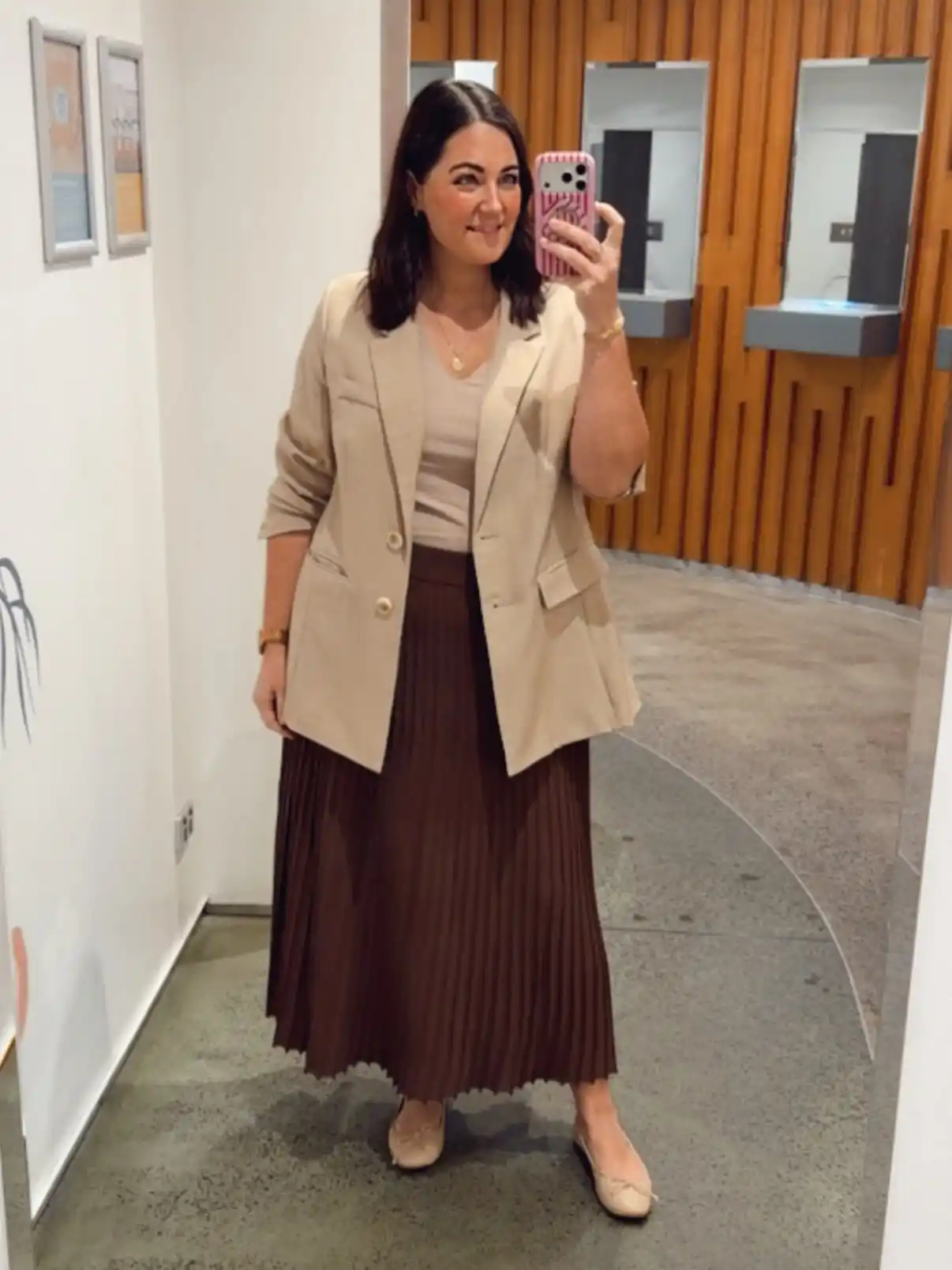 professional outfits for plus size petite women over 50