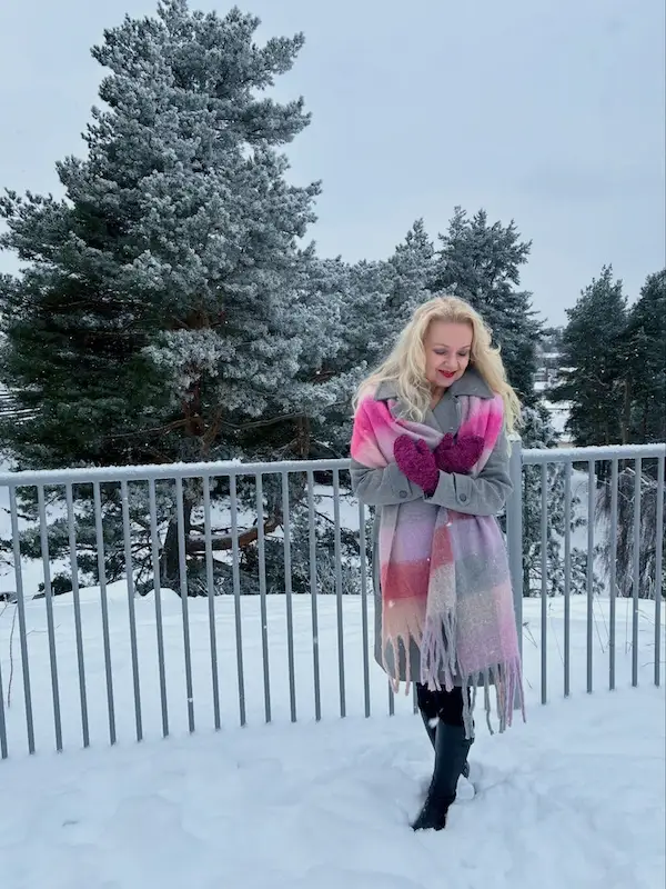 winter fashion for short curvy women over 50