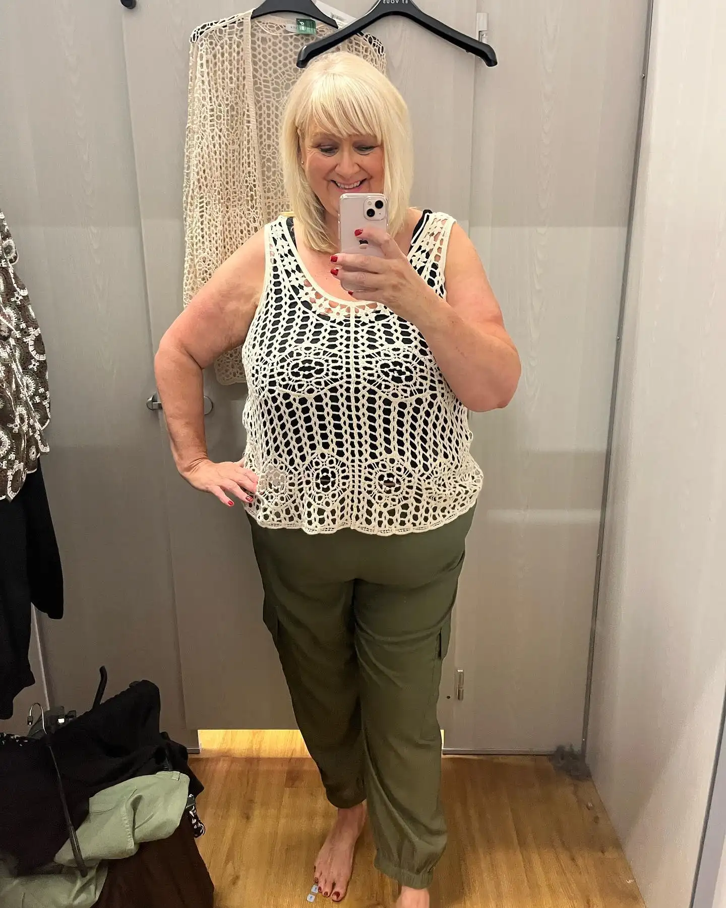 22 Outfits That Hide the Belly for Plus Size Petite Women Over 50 11 outfits that hide belly plus size petite women over 50