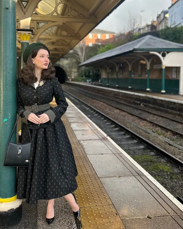 vintage-inspired thanksgiving outfit ideas