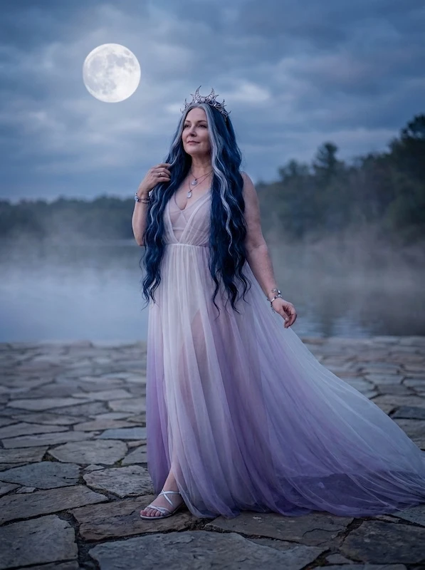 Unique Halloween Costume Ideas for Plus Size Women 