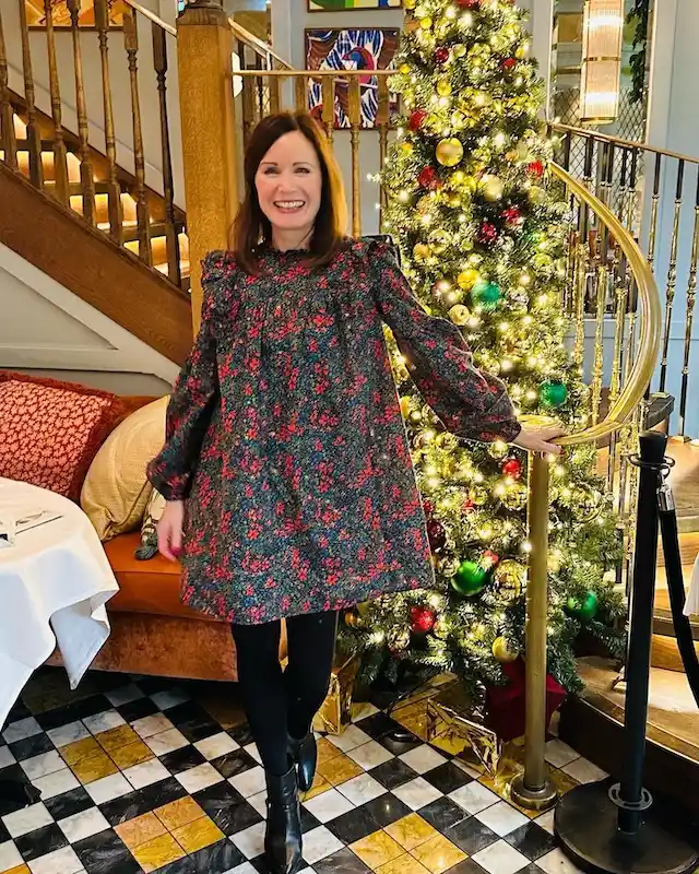 holiday party outfits for plus size petite women over 50