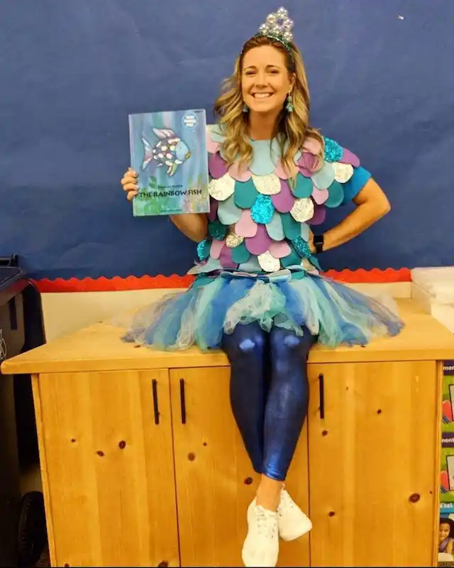 halloween teacher or office costume ideas plus size