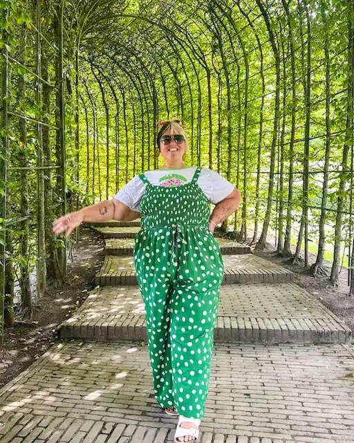 stylish outfits for plus size petite women over 50