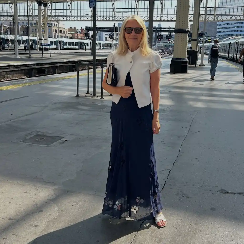 cocktail outfits for plus size petite women over 50