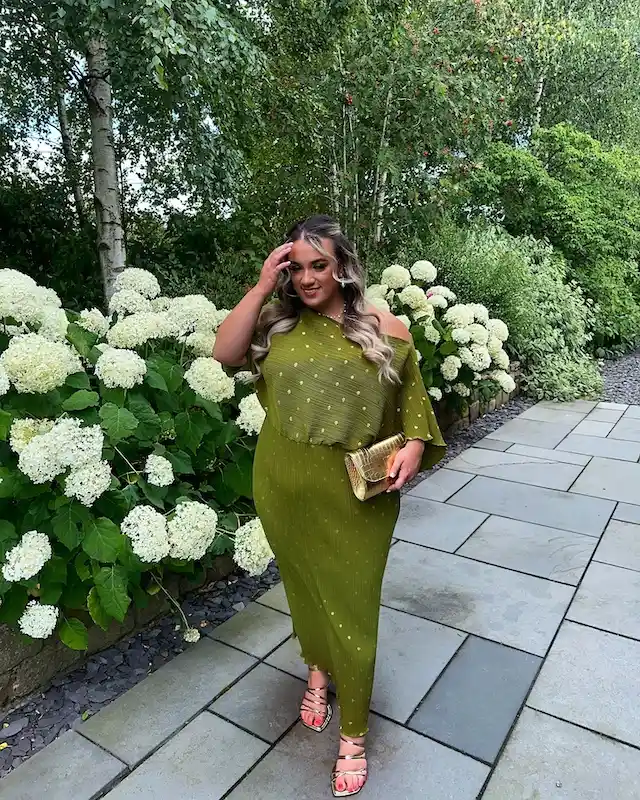 wedding guest outfits for plus size petite women over 50