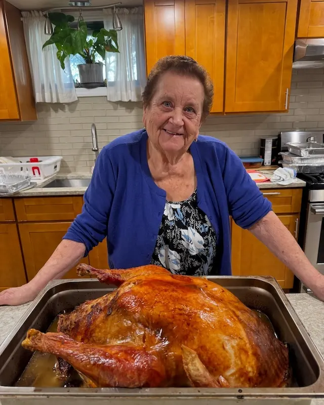 21 Thanksgiving Outfit Ideas for Grandma 18 thanksgiving outfit ideas for grandma