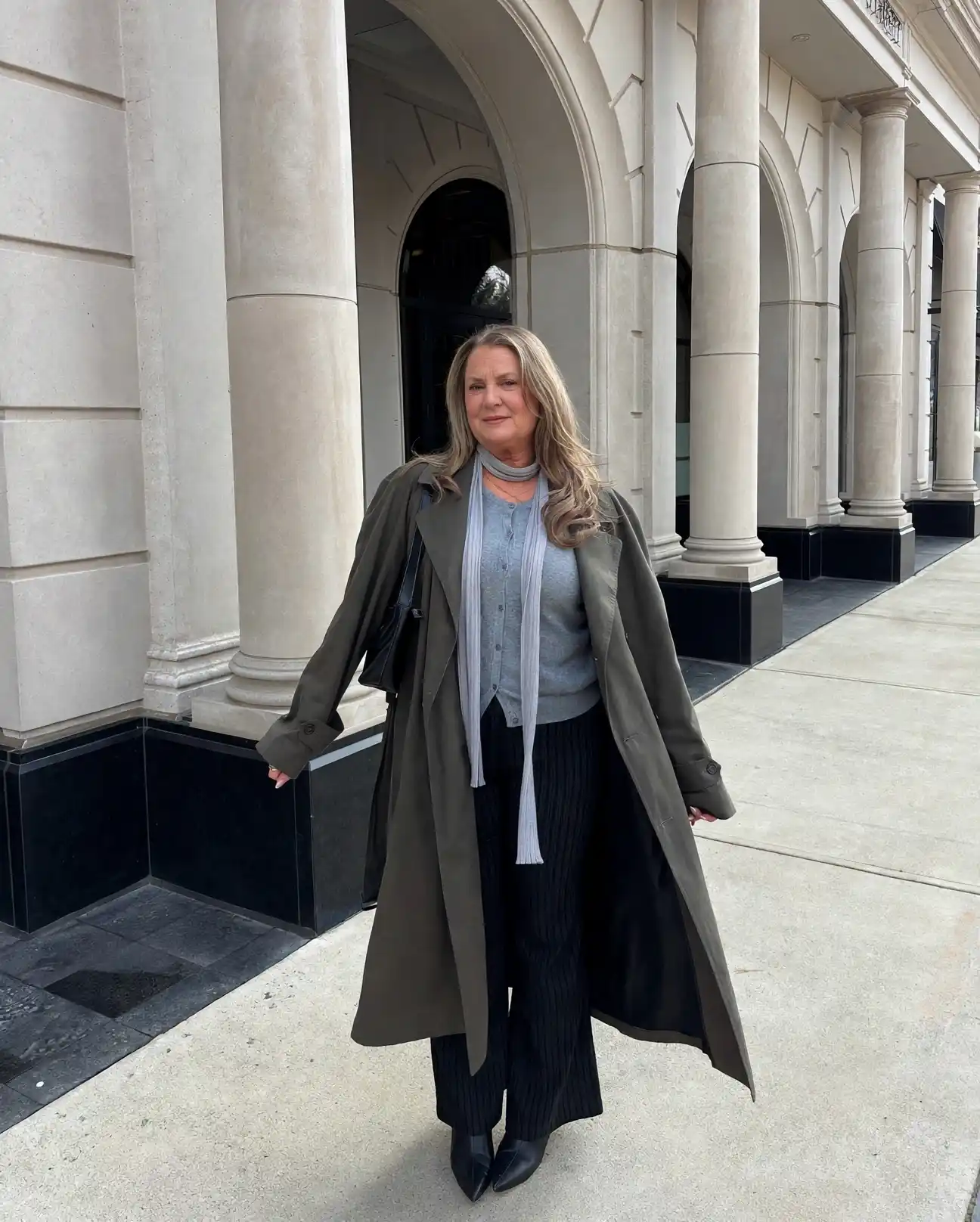 17 Trench Coat Outfits for Plus Size Petite Women Over 50 9 trench coat outfits for plus size petite women over 50