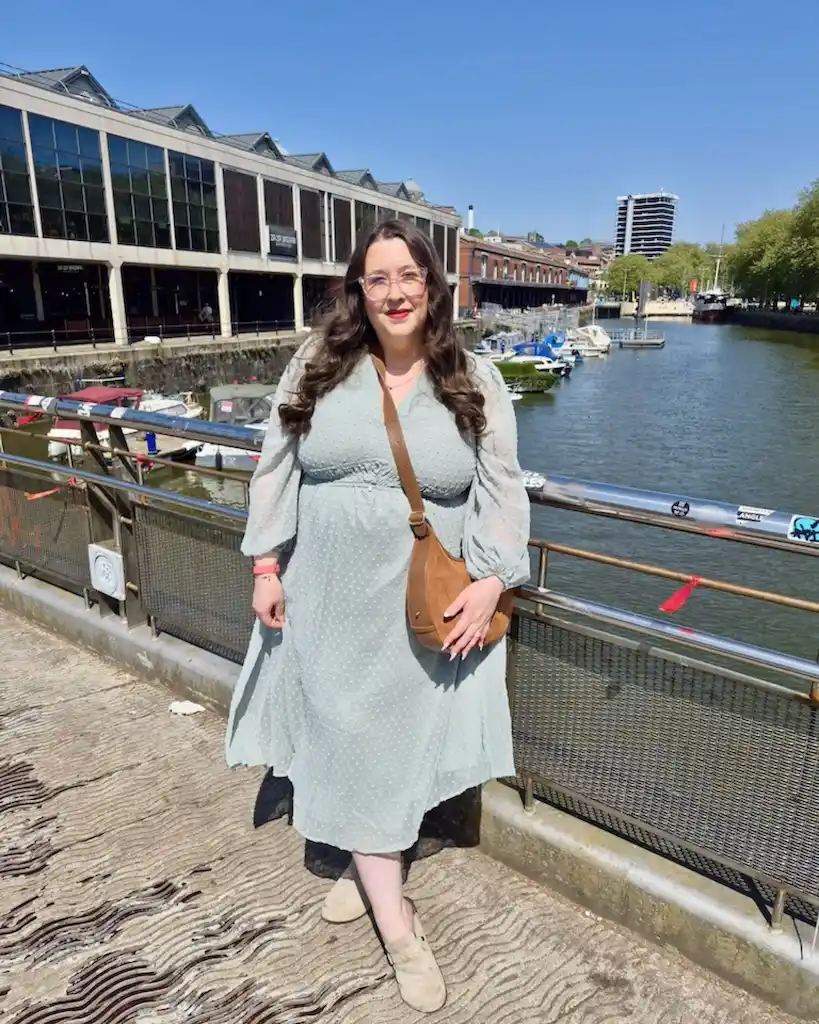 stylish outfits for plus size petite women over 50