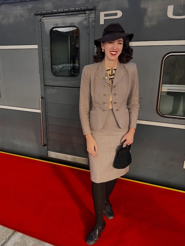 vintage-inspired thanksgiving outfit ideas