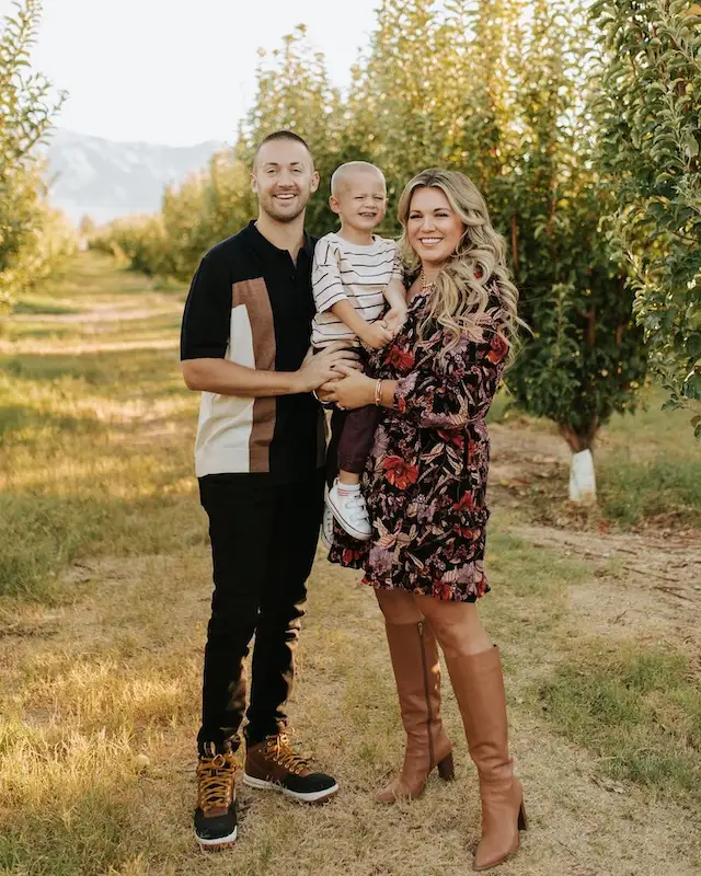thanksgiving family photo outfits for plus size women