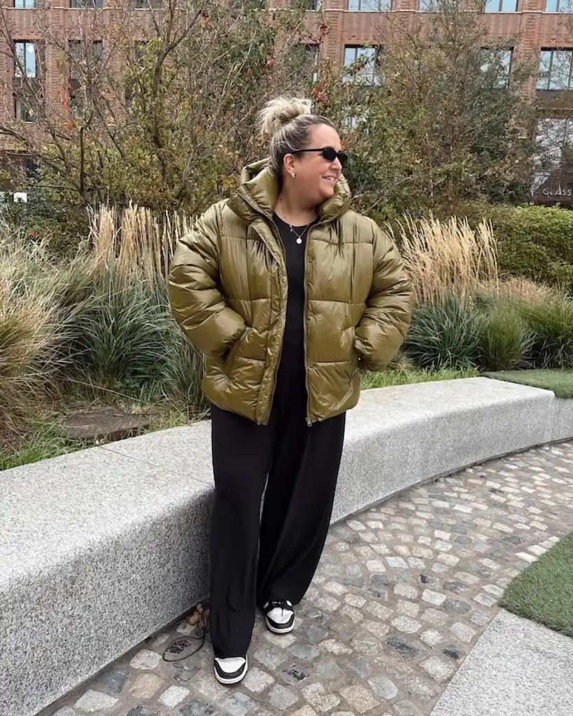 18 Puffer Jacket Outfits for Plus Size Petite Women Over 50 That Aren't Bulky 12 puffer jacket outfits for plus size petite women over 50