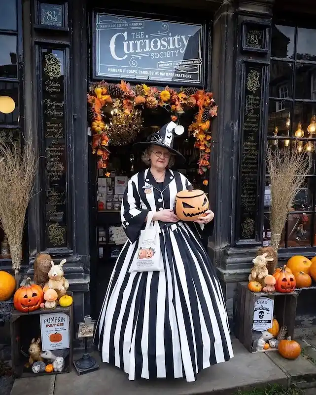 halloween costume ideas for short curvy women