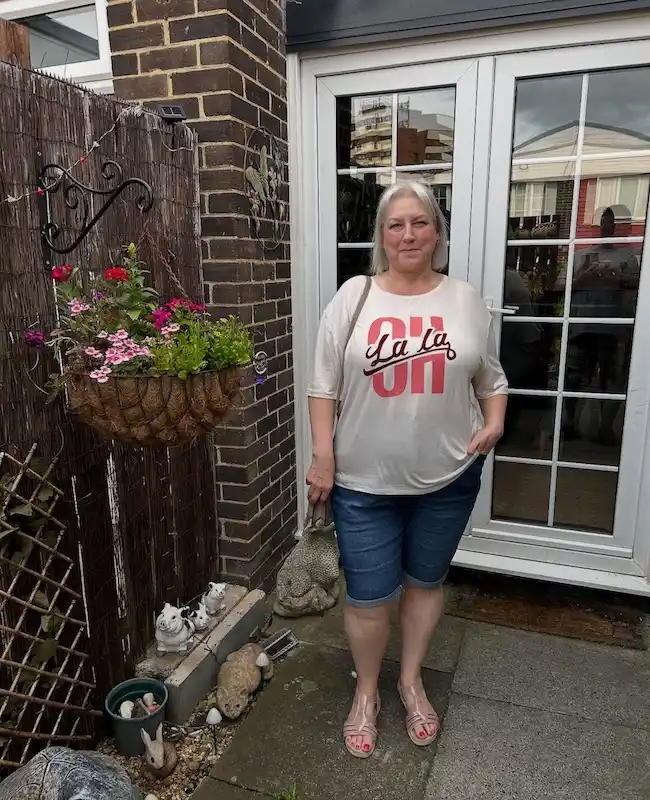 stylish outfits for plus size petite women over 50