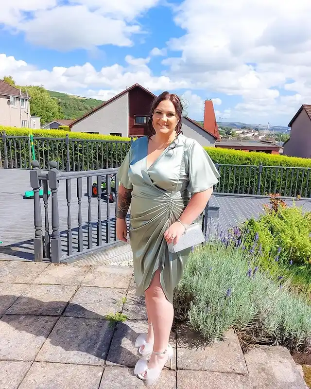 wedding guest outfits for plus size petite women over 50
