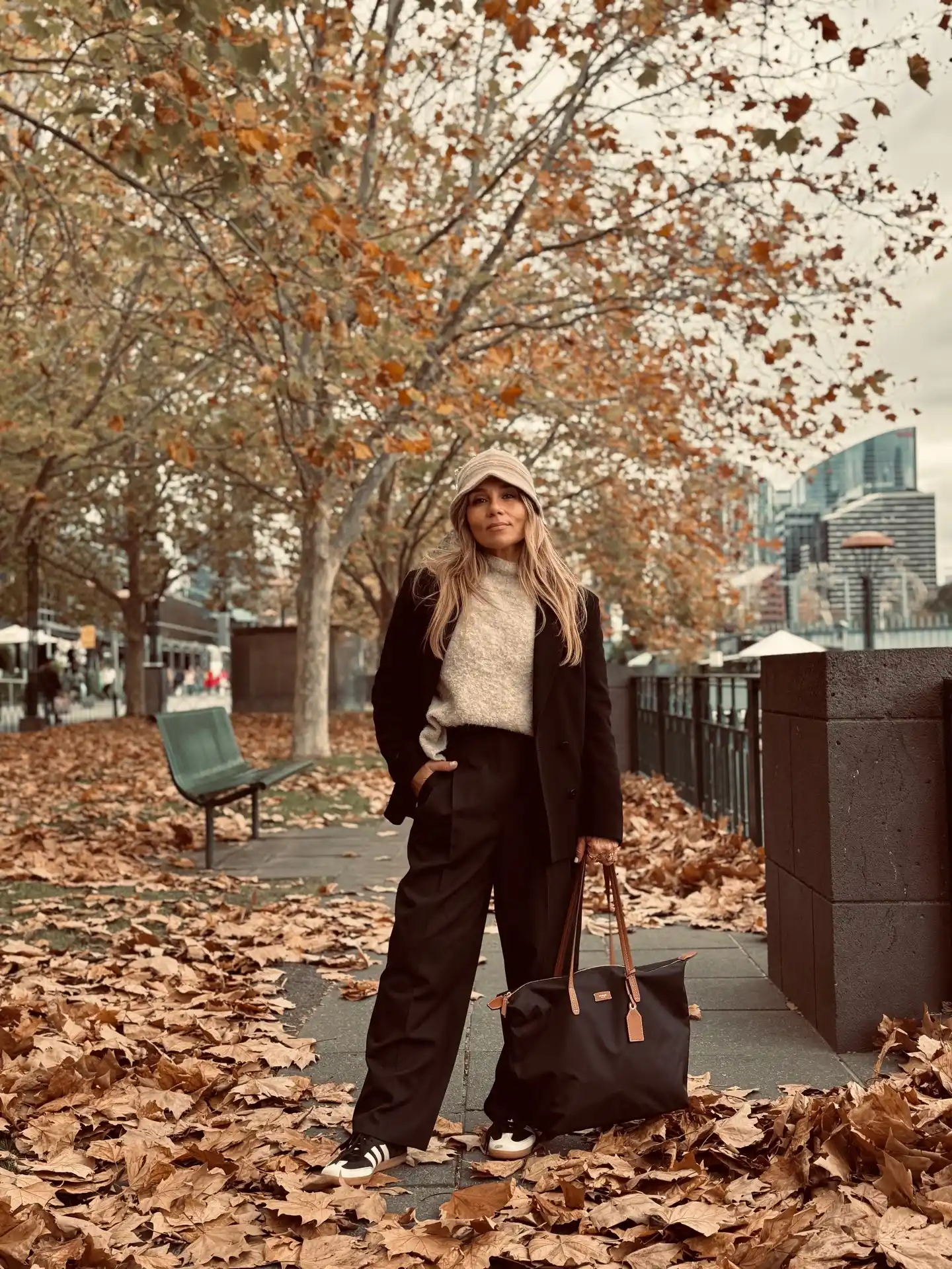 18 Autumn Outfits for Short Curvy Women Over 50 You Will Actually Wear 18 autumn outfits for short curvy women over 50