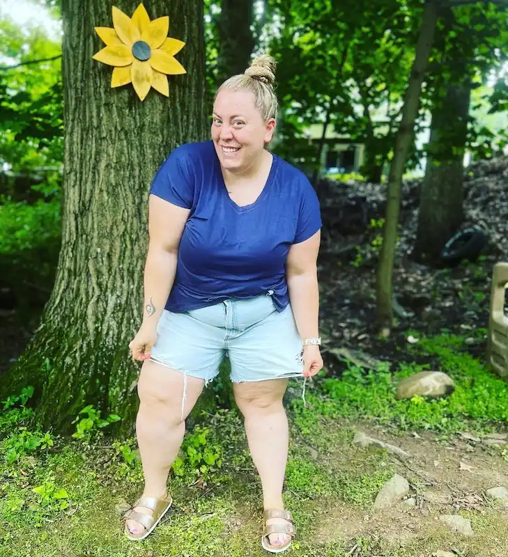 short curvy women over 50 outfit ideas