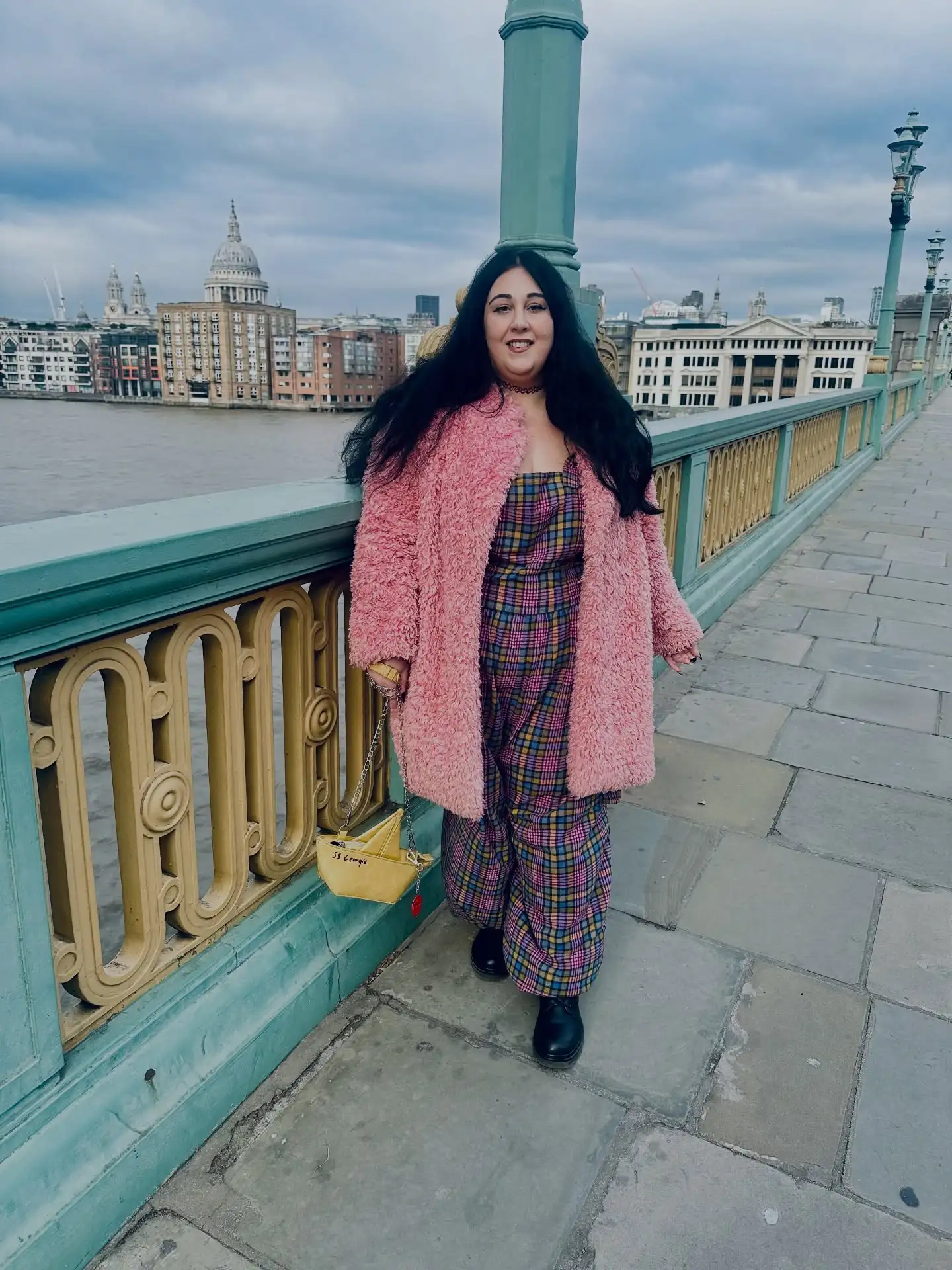 22 Outfits That Hide the Belly for Plus Size Petite Women Over 50 21 outfits that hide belly plus size petite women over 50