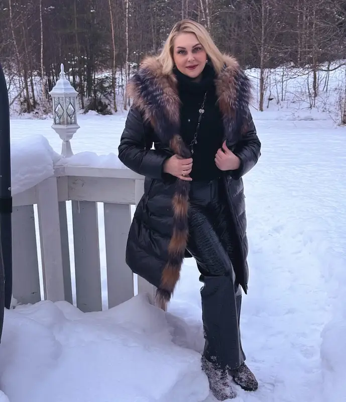 winter fashion for short curvy women over 50