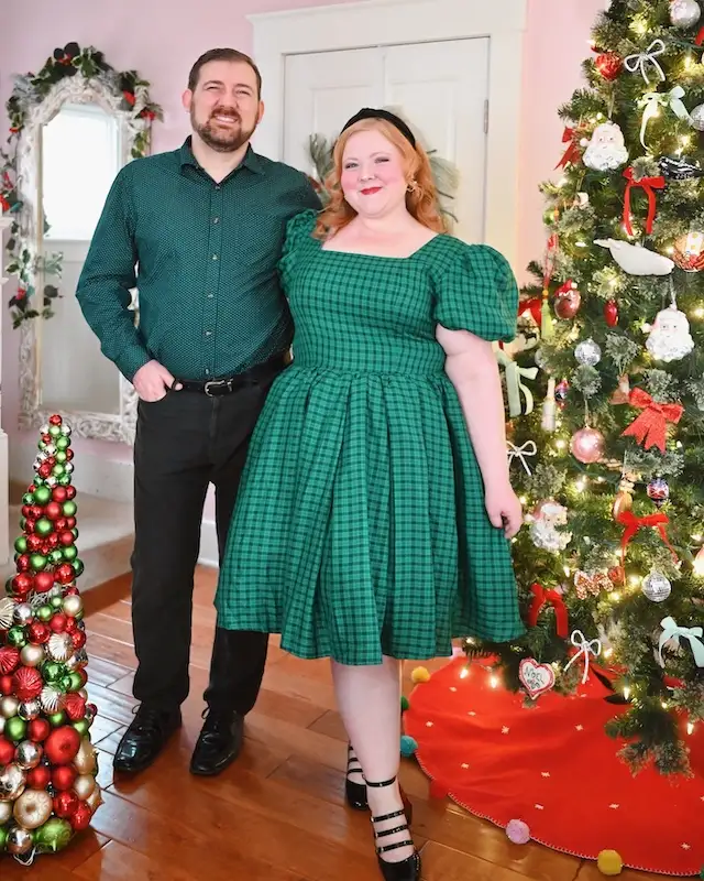 thanksgiving family photo outfits for plus size women