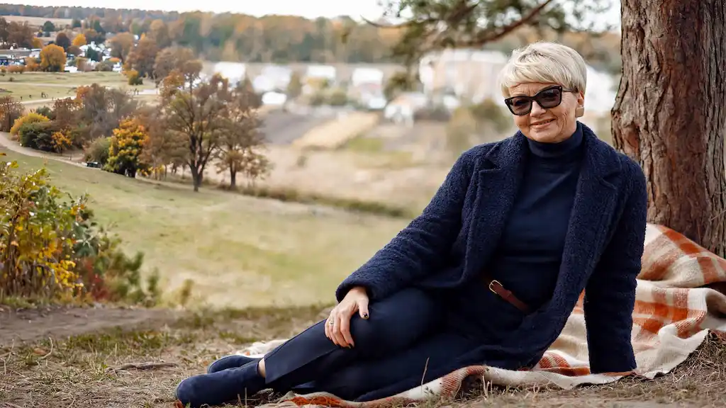 how to layer clothes plus size petite women over 50 in winter